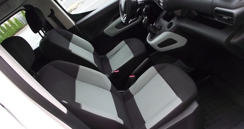 Citroen Berlingo cena 58900 przebieg: 174646, rok produkcji 2019 z Wyszków małe 352